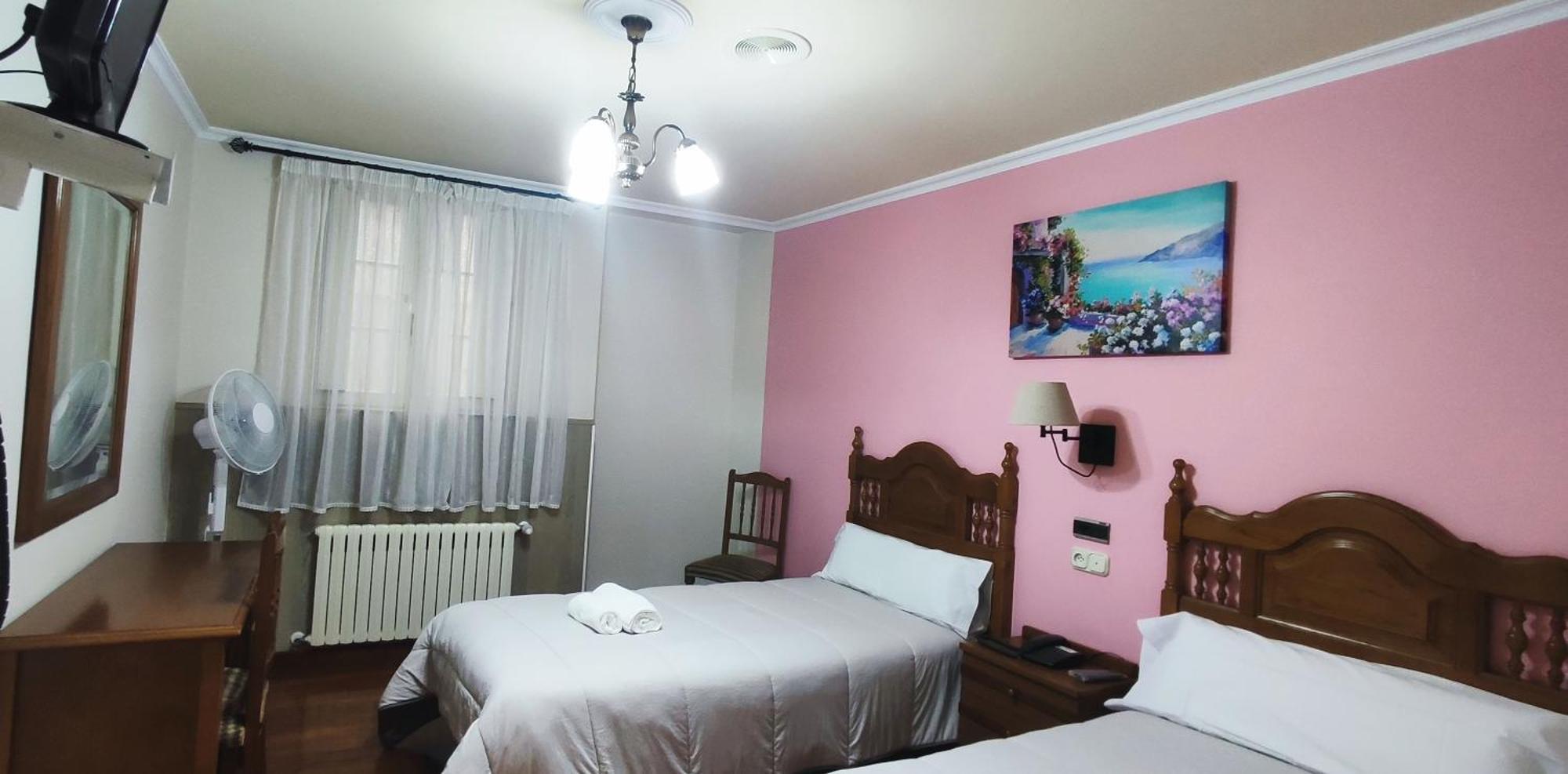 Pico Sacro I Hostal-Pension Santiago De Compostela Hotel ห้อง รูปภาพ